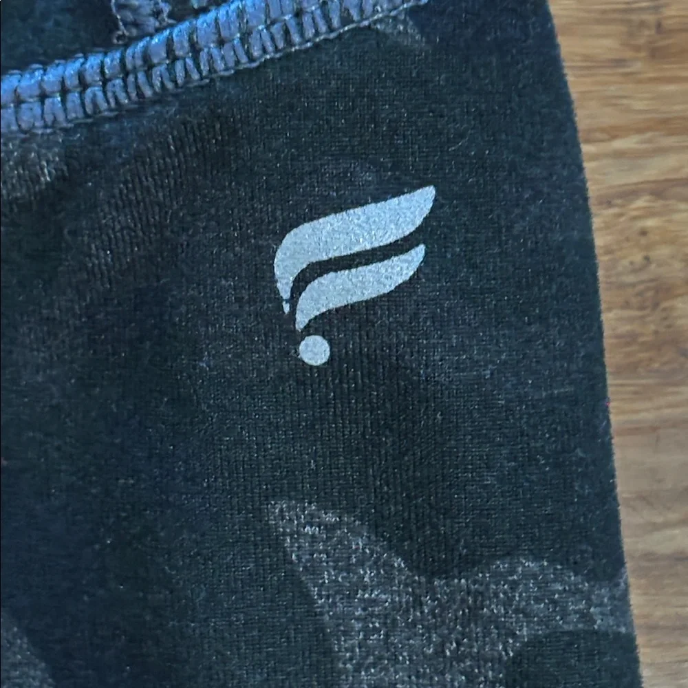 Fabletics PowerHold Camo High Rise Cropped Leggings Size M